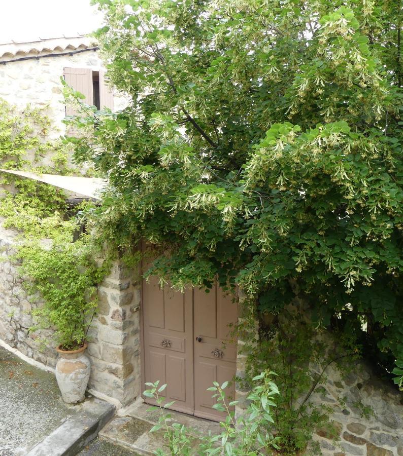 Les Vieux Murs Montfort  Exterior photo