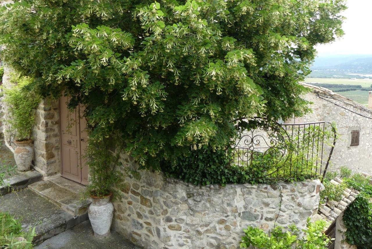 Les Vieux Murs Montfort  Exterior photo